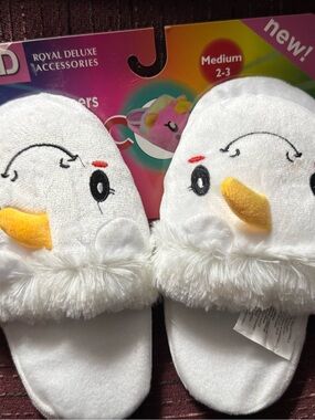 NWT Royal Deluxe Kids Unicorn Plush Slippers - Medium (2-3)